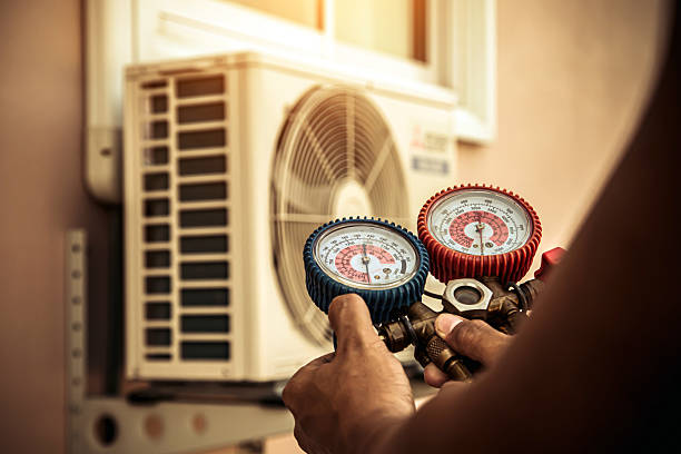 Professional Ac Installation technician working in Maurertown, VA